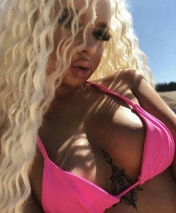 💋 Добро пожаловать в мир наслаждения и удовольствия! Я креативная и нежная индивидуалка, готовая сделать твои самые тайные фантазии реальностью! 🌟 Опыт и харизма позволяют мне обеспечить тебе незабываемые моменты нашей встречи.💫 Живу в Москве, и мое прекрасное тело будет твоим путеводителем в мир наслаждения. 🌹 Со мной ты найдешь все, что искал – от нежности и ласки до безумного сексуального приключения. 😈 Обещаю качественный сервис и полное удовлетворение. Отзывы моих довольных клиентов – лучшее подтверждение моих способностей. 🔥 На моих фото я, и они абсолютно реальные, чтобы ты знал, что ожидать. Встречайся со мной и почувствуй настоящую страсть.💋 Ангелина